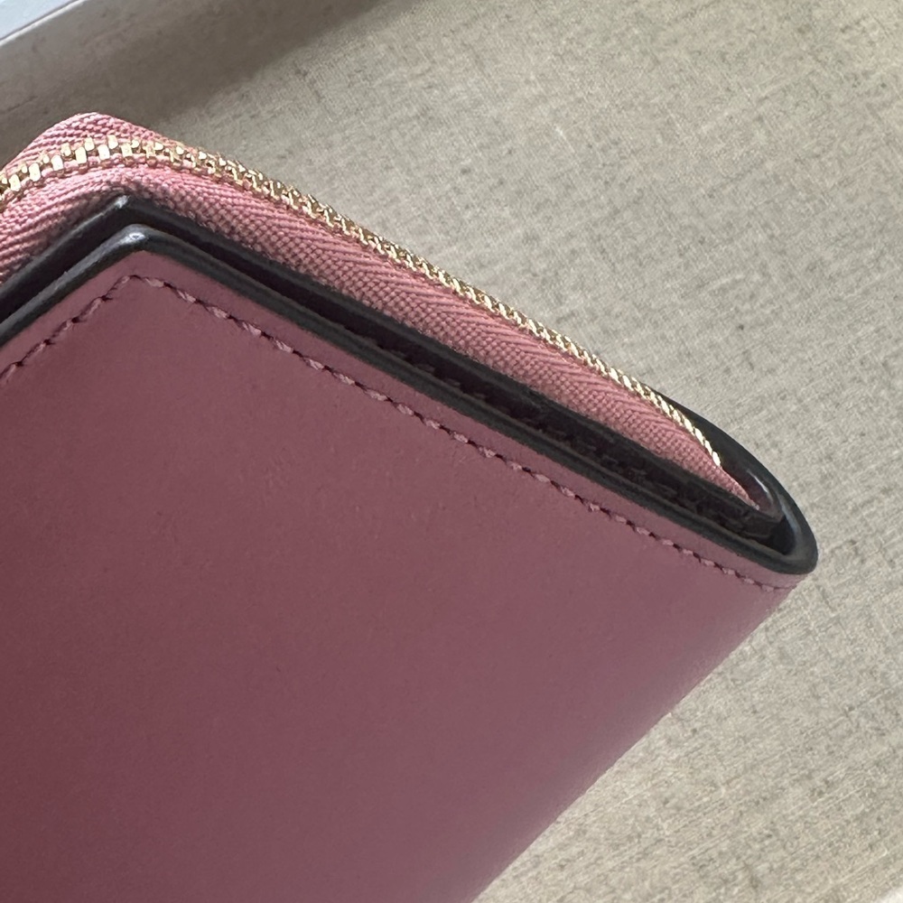 Burberry New with Tags L-Zipper Pink Leather Wallet - Picture 4 of 6